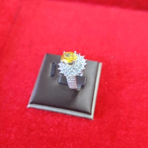 Nhẫn Kim Cương Vàng Fancy Halo – Điểm Nhấn Sang Trọng