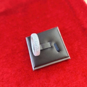 Nhẫn Full Đá Pavé – Lấp Lánh Đẳng Cấp