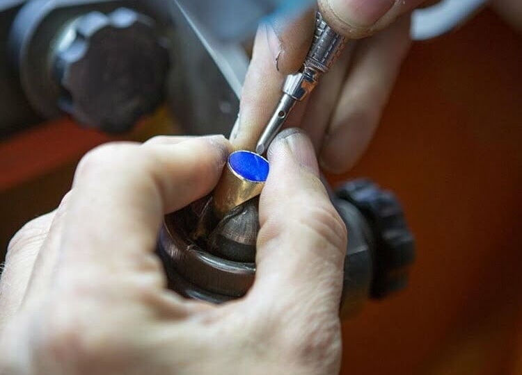 Từ Bản Phác Thảo đến Tuyệt Tác: Dịch vụ Thiết Kế Bạc Cao Cấp